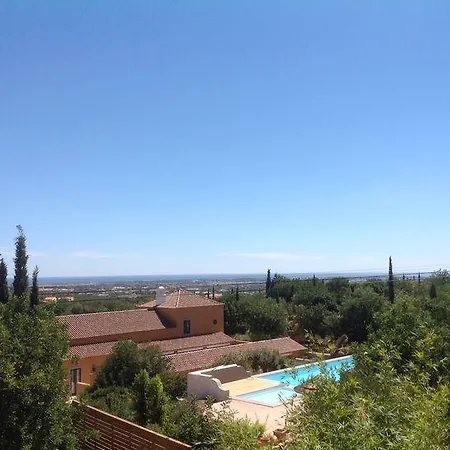 Quinta Rosa Amarela Bed & Breakfast *