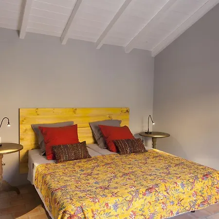 Quinta Rosa Amarela Bed & Breakfast *